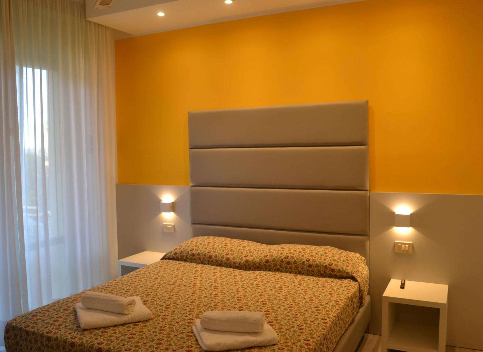 Hotel Mirage Lido di Jesolo Esterno foto
