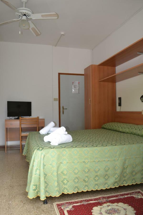 Hotel Mirage Lido di Jesolo Esterno foto